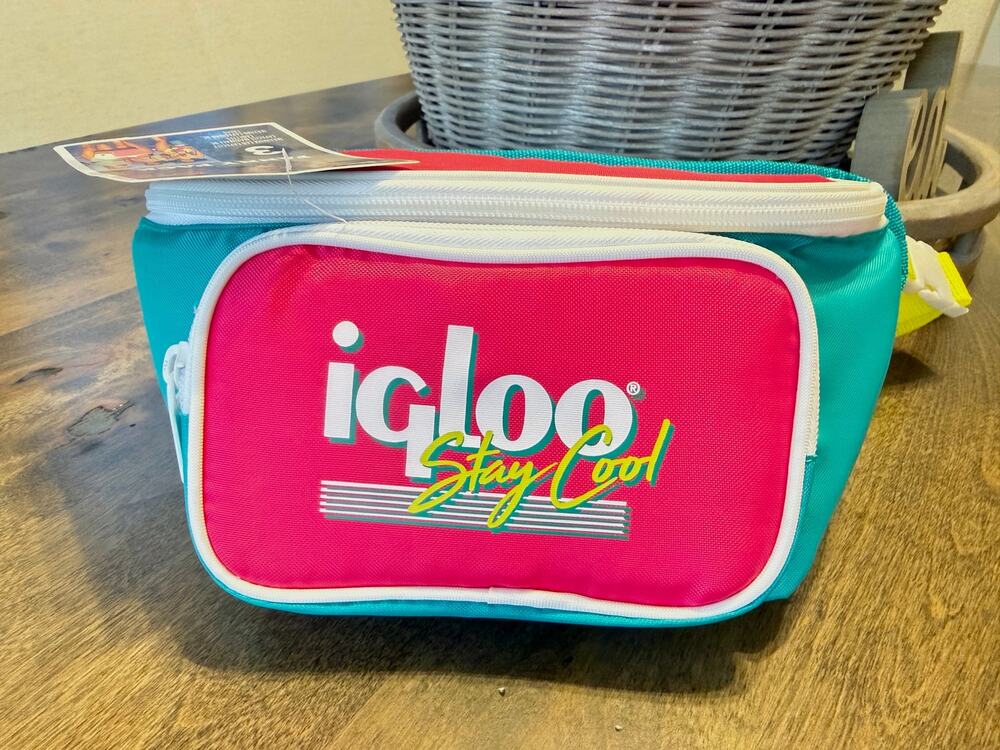 Igloo Retro Fanny 1.62qt Cooler Pack, Teal & Pink, Classic "Stay Cool" logo. NWT